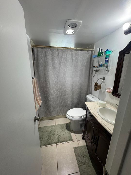 For Sale: $100,000 (2 beds, 2 baths, 994 Square Feet)