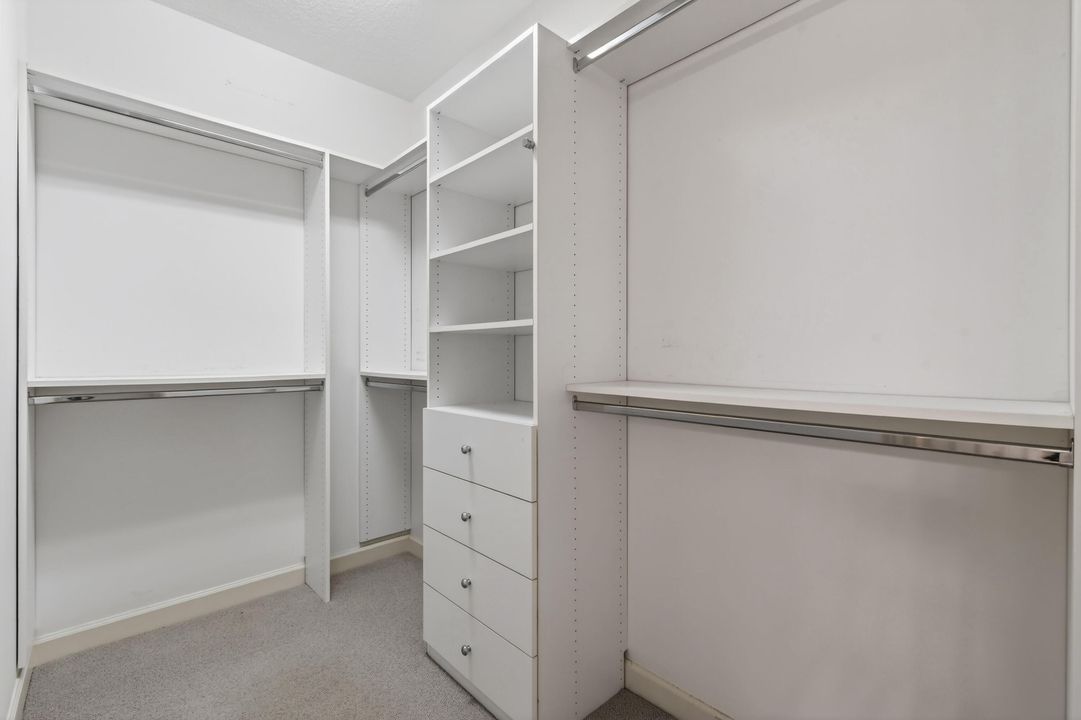 En Venta: $1,485,000 (4 camas, 3 baños, 3114 Pies cuadrados)