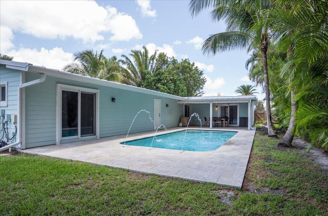 For Rent: $6,100 (2 beds, 2 baths, 1578 Square Feet)