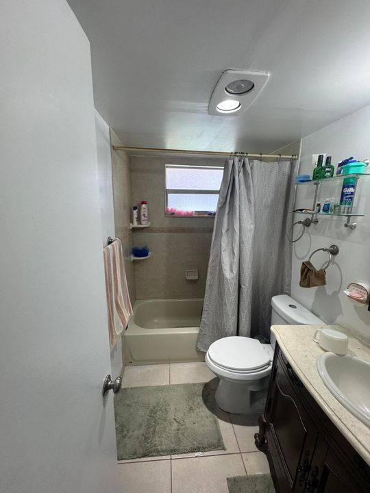 For Sale: $100,000 (2 beds, 2 baths, 994 Square Feet)