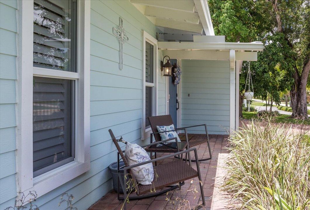 For Rent: $6,100 (2 beds, 2 baths, 1578 Square Feet)