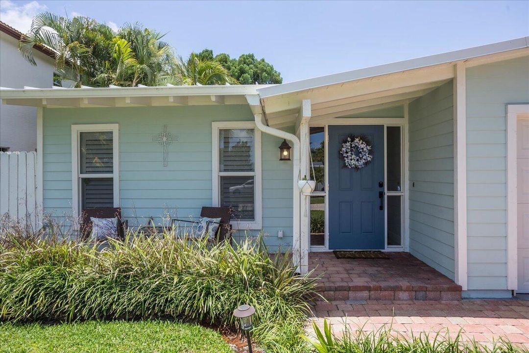 For Rent: $6,100 (2 beds, 2 baths, 1578 Square Feet)