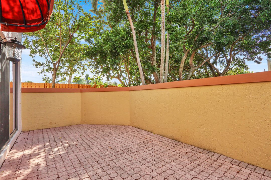 For Rent: $3,000 (2 beds, 2 baths, 1494 Square Feet)