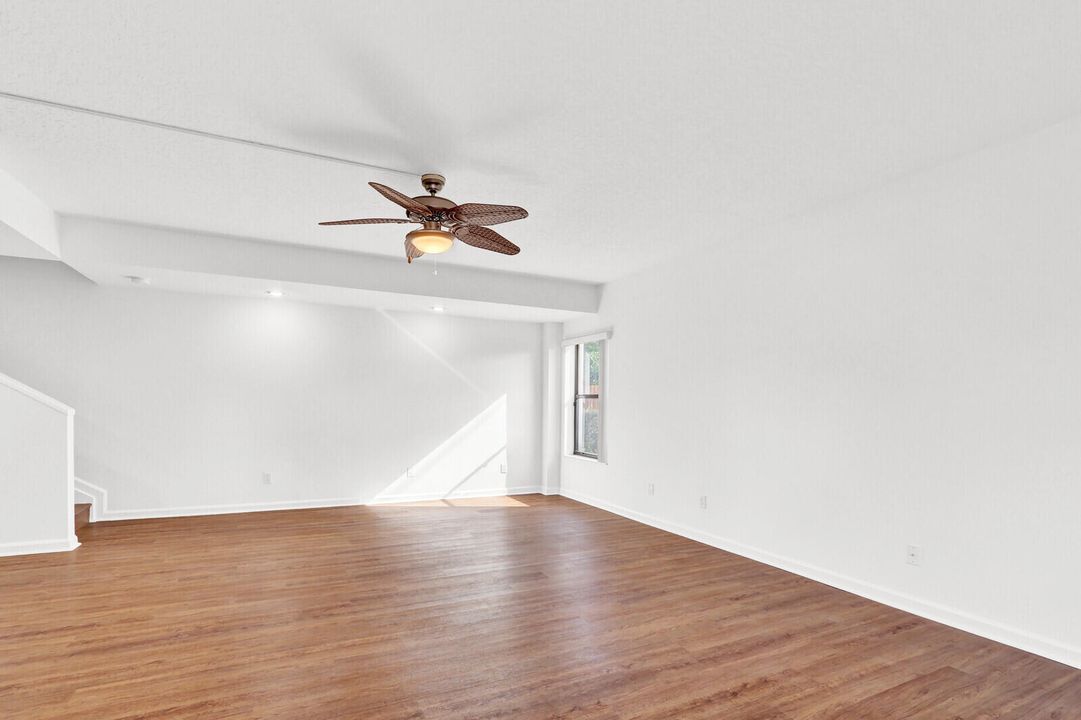 For Rent: $3,000 (2 beds, 2 baths, 1494 Square Feet)