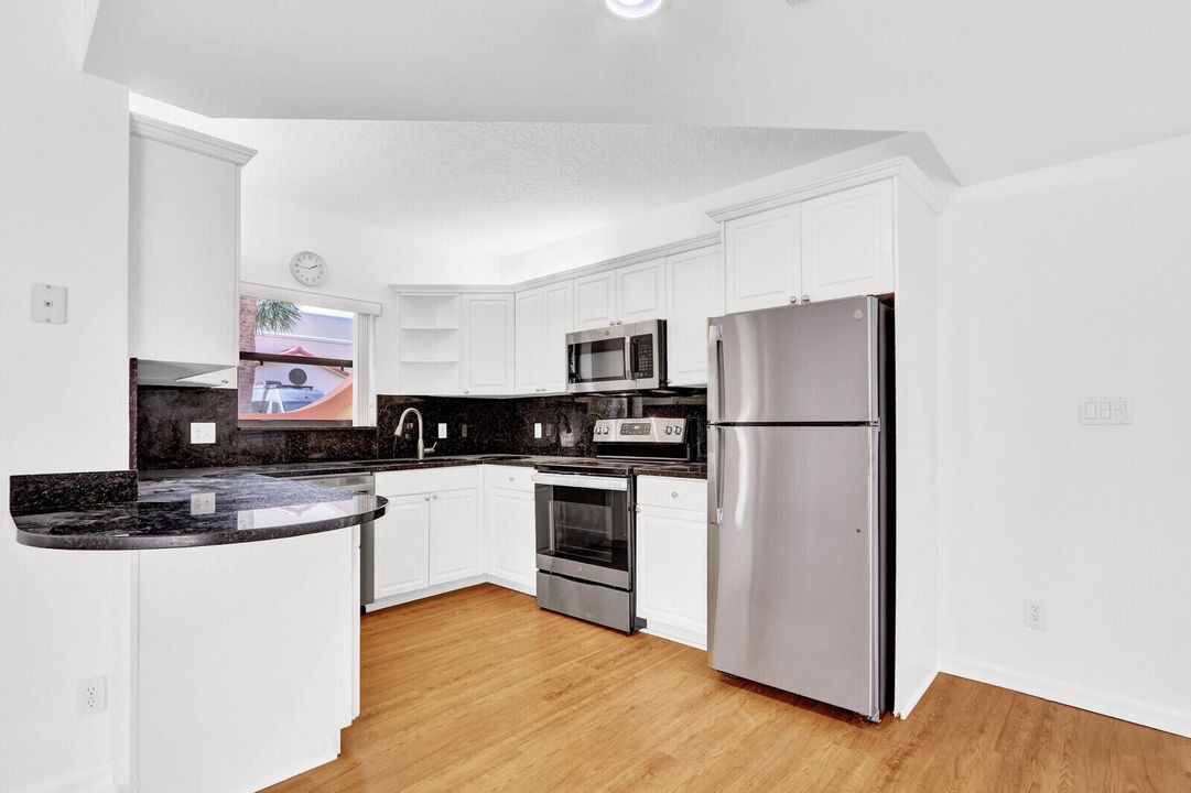 For Rent: $3,000 (2 beds, 2 baths, 1494 Square Feet)