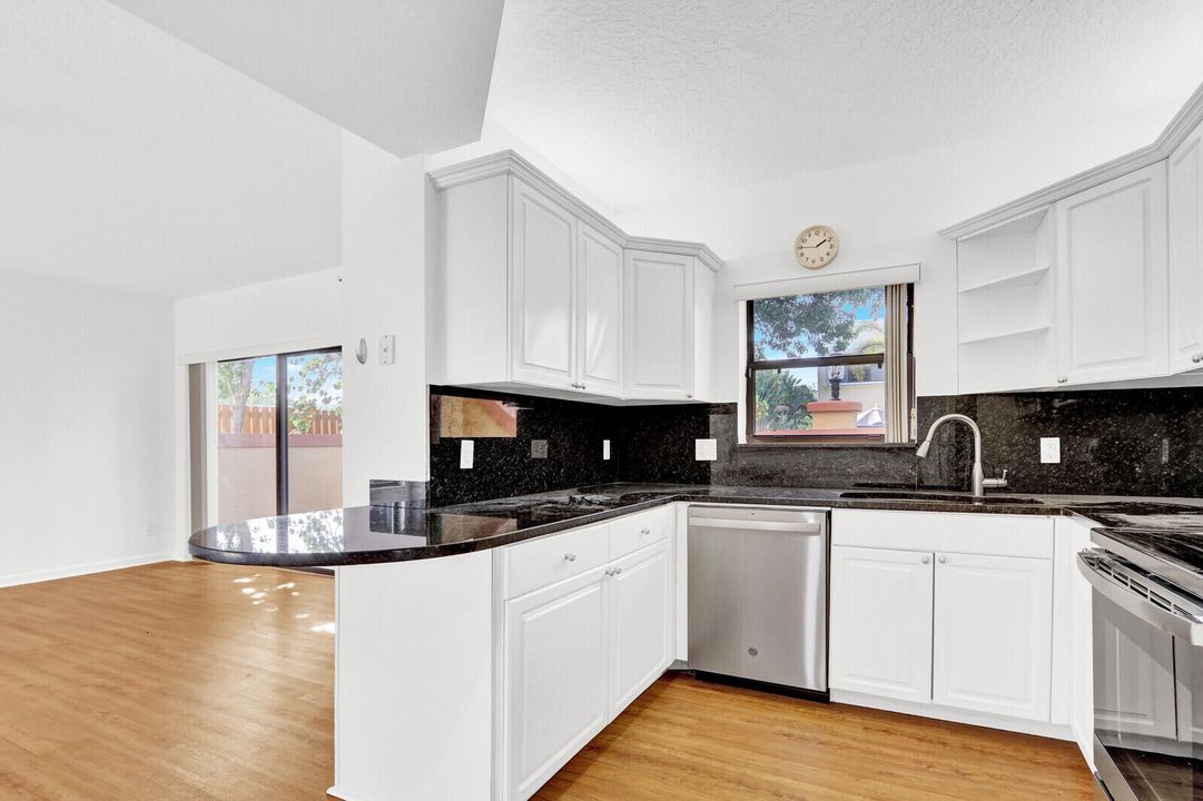 For Rent: $3,000 (2 beds, 2 baths, 1494 Square Feet)