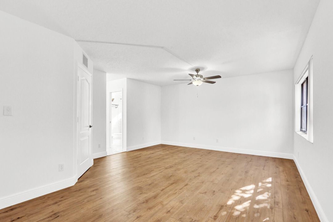 For Rent: $3,000 (2 beds, 2 baths, 1494 Square Feet)