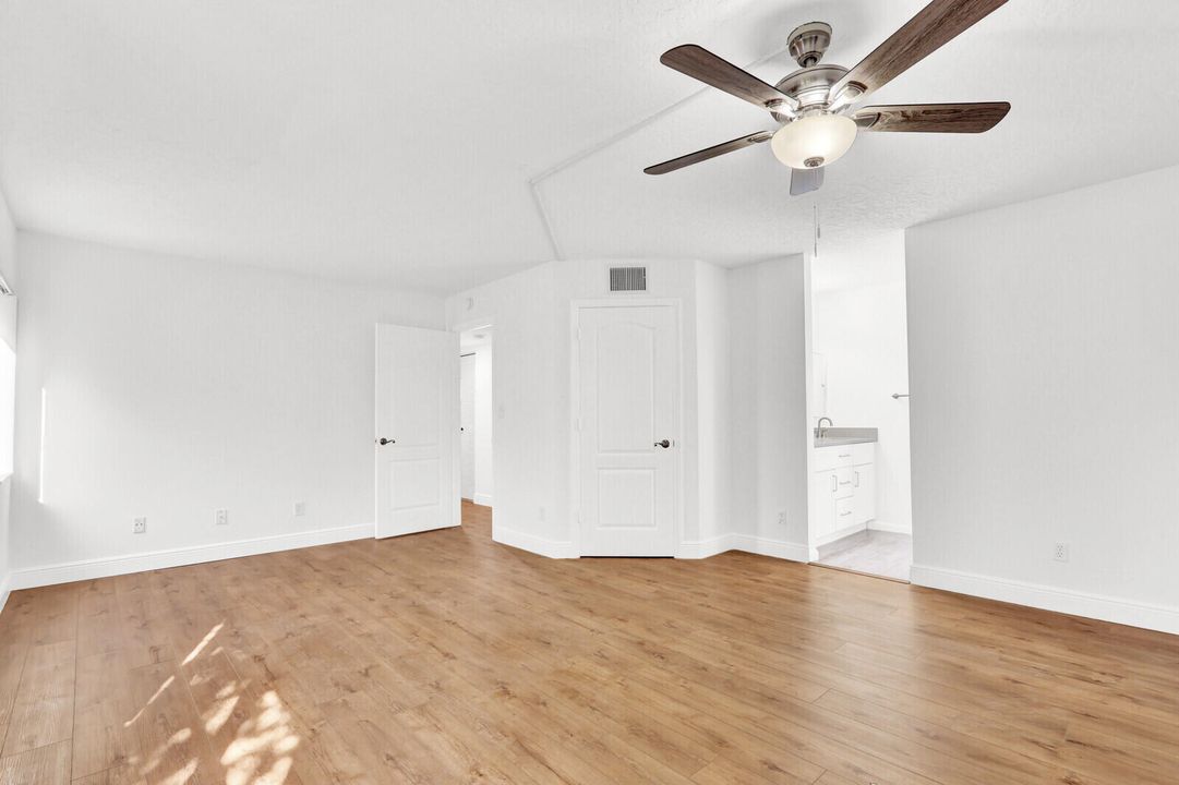 For Rent: $3,000 (2 beds, 2 baths, 1494 Square Feet)