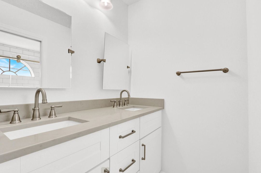 For Rent: $3,000 (2 beds, 2 baths, 1494 Square Feet)