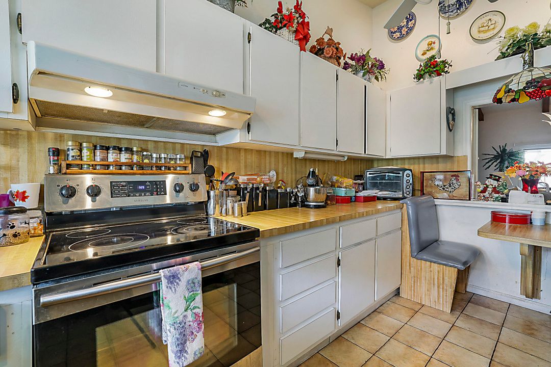 En Venta: $1,000,000 (4 camas, 4 baños, 2676 Pies cuadrados)