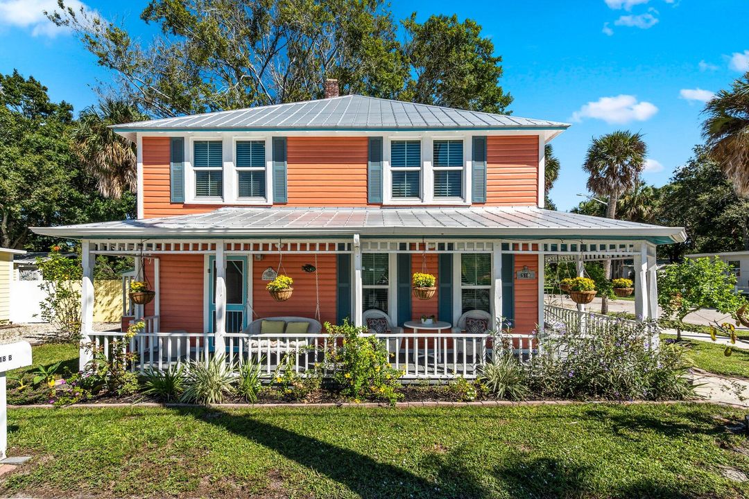 For Sale: $1,200,000 (3 beds, 3 baths, 1880 Square Feet)