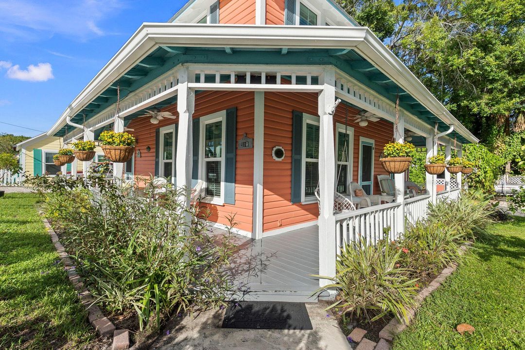 For Sale: $1,200,000 (3 beds, 3 baths, 1880 Square Feet)