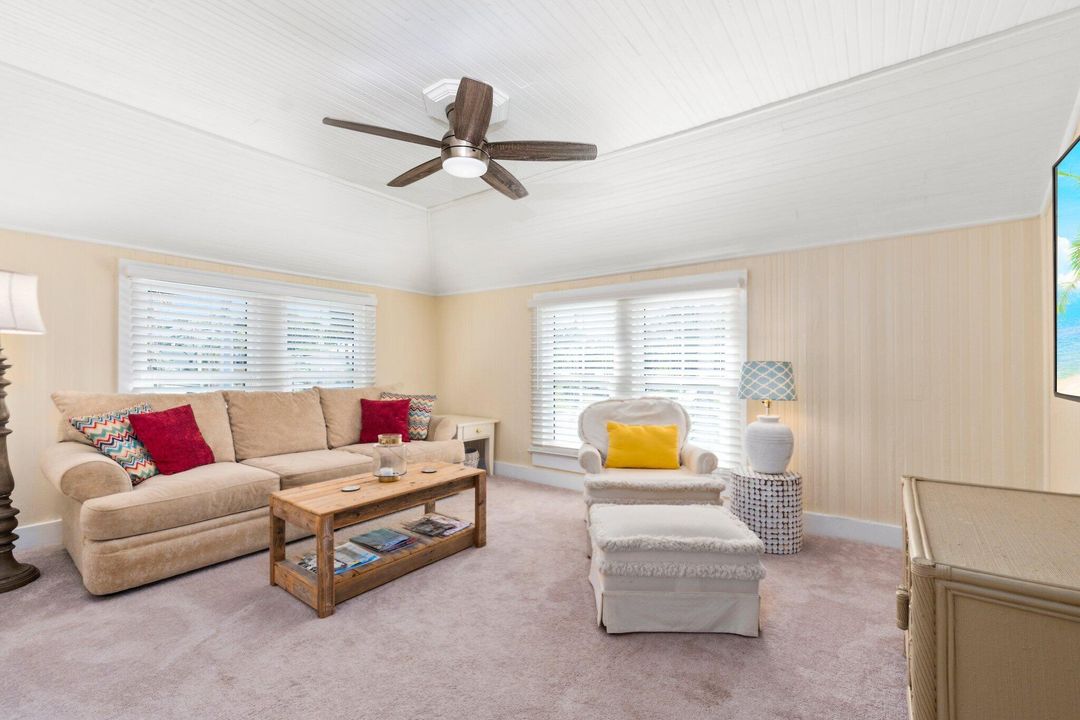 For Sale: $1,200,000 (3 beds, 3 baths, 1880 Square Feet)