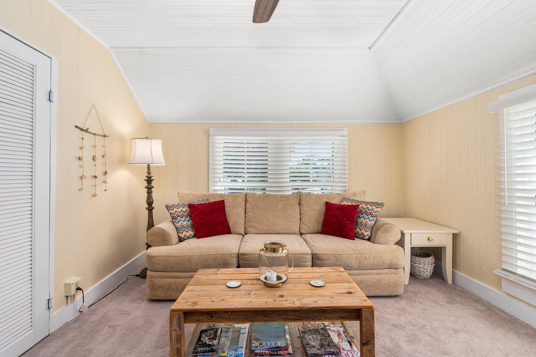 For Sale: $1,200,000 (3 beds, 3 baths, 1880 Square Feet)