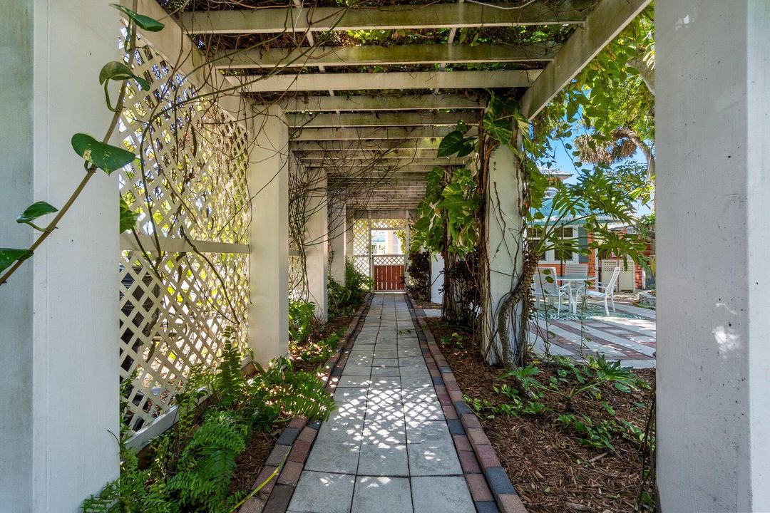 For Sale: $1,200,000 (3 beds, 3 baths, 1880 Square Feet)