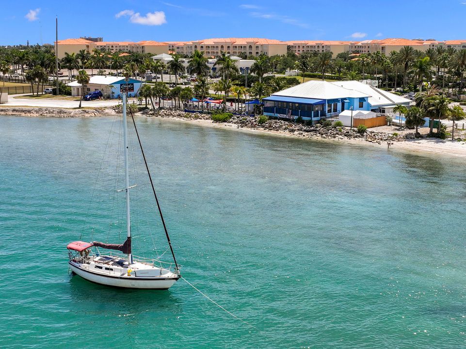 For Sale: $1,200,000 (3 beds, 3 baths, 1880 Square Feet)