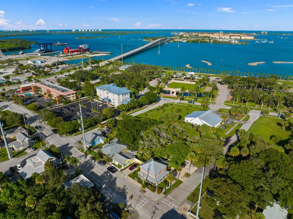 For Sale: $1,200,000 (3 beds, 3 baths, 1880 Square Feet)