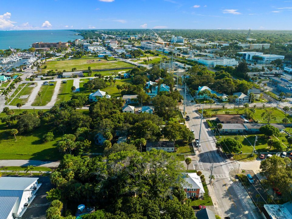 For Sale: $1,200,000 (3 beds, 3 baths, 1880 Square Feet)