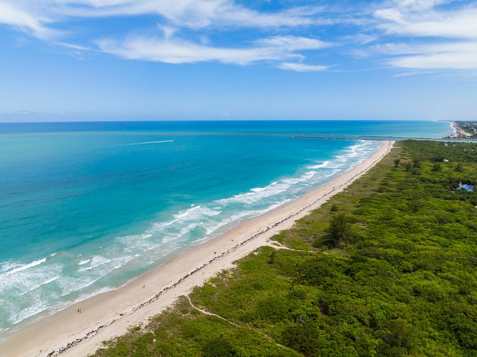 For Sale: $1,200,000 (3 beds, 3 baths, 1880 Square Feet)