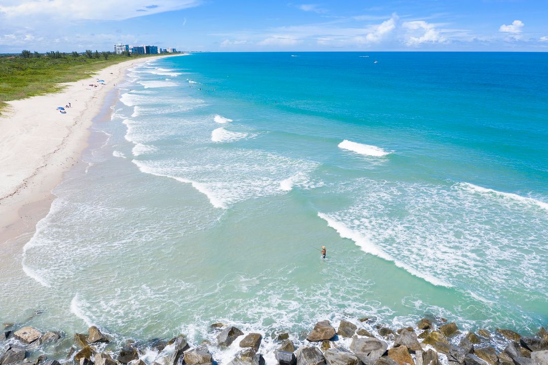 For Sale: $1,200,000 (3 beds, 3 baths, 1880 Square Feet)