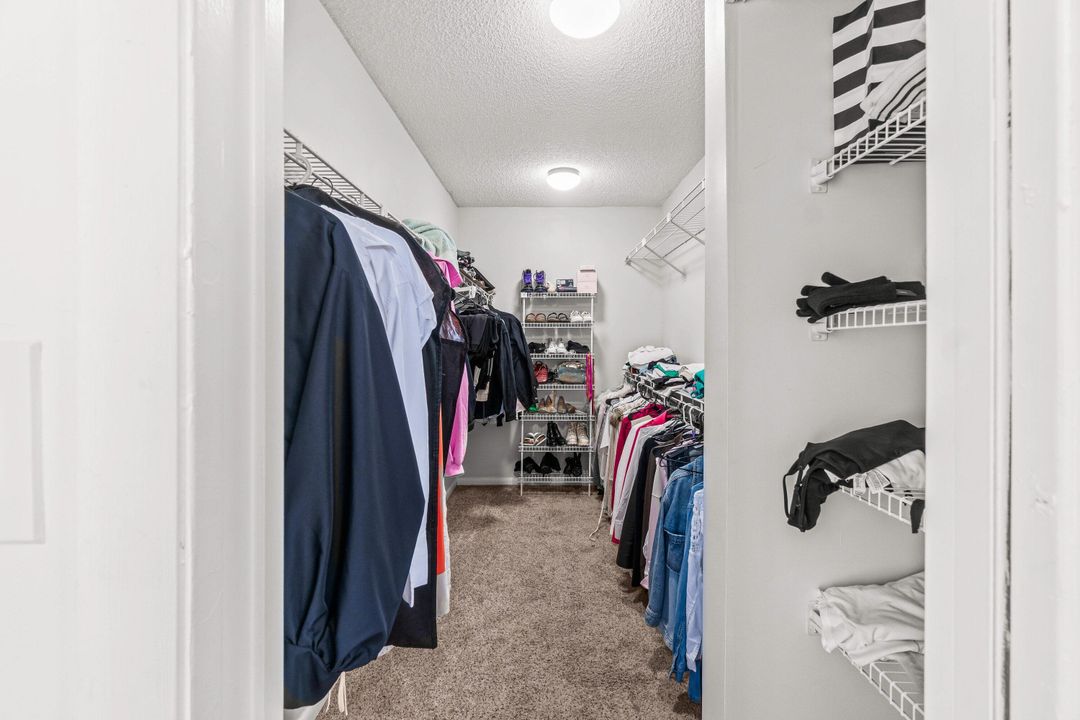 В аренду: $5,900 (3 спален, 2 ванн, 2330 Квадратных фут)