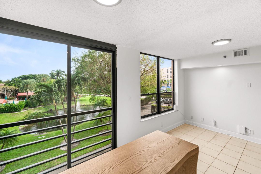 В аренду: $5,900 (3 спален, 2 ванн, 2330 Квадратных фут)