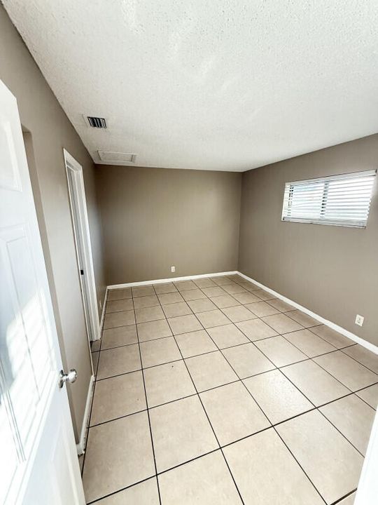 出租: $1,500 (1 贝兹, 1 浴室, 750 平方英尺)