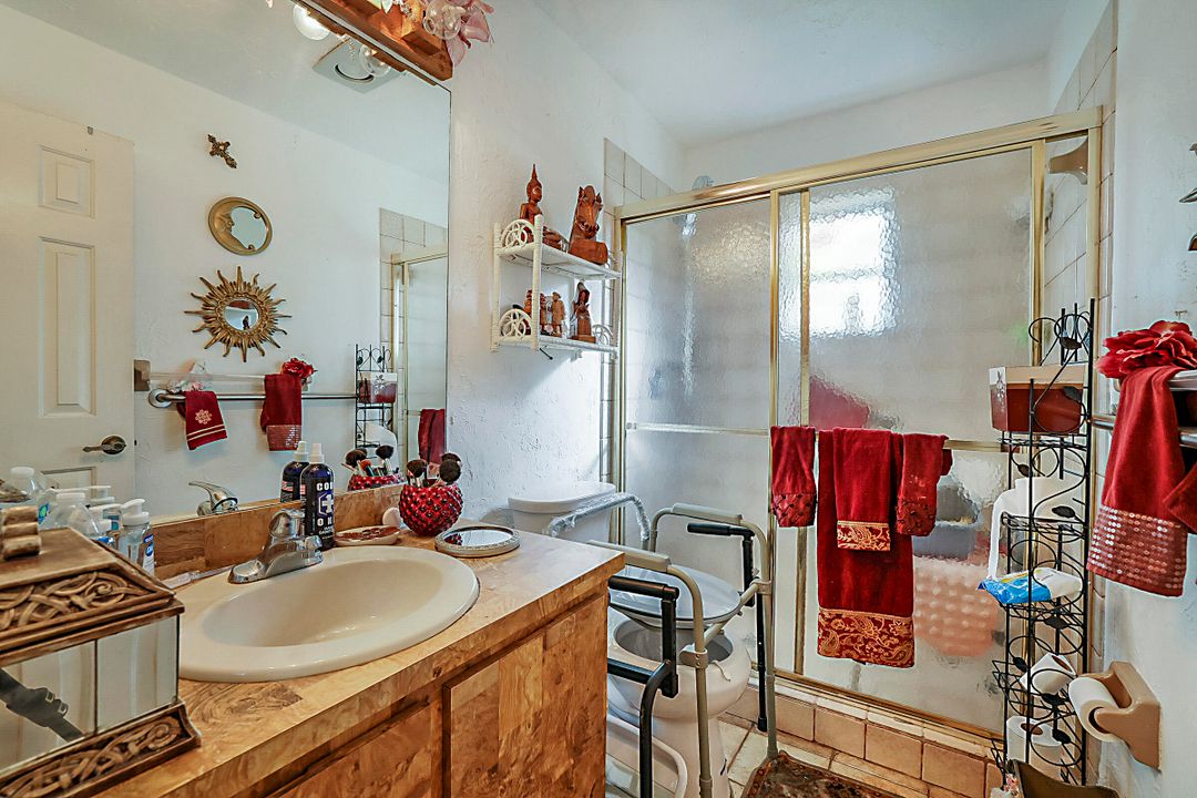 En Venta: $1,000,000 (4 camas, 4 baños, 2676 Pies cuadrados)