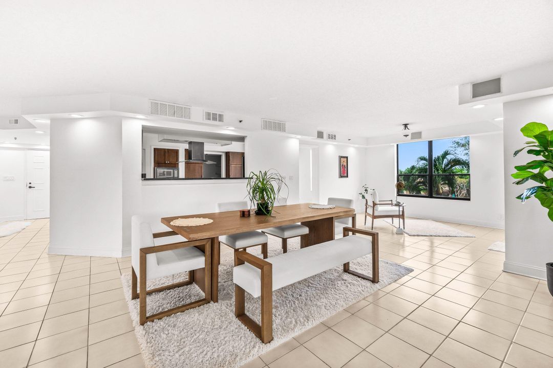 В аренду: $5,900 (3 спален, 2 ванн, 2330 Квадратных фут)