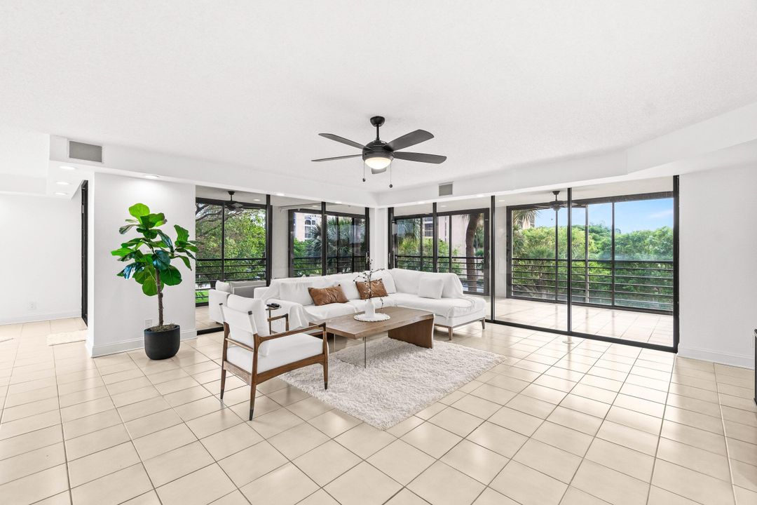 В аренду: $5,900 (3 спален, 2 ванн, 2330 Квадратных фут)