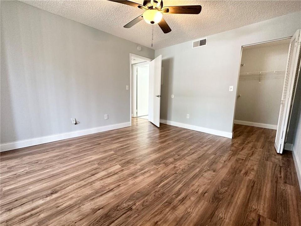 出租: $1,700 (1 贝兹, 1 浴室, 820 平方英尺)