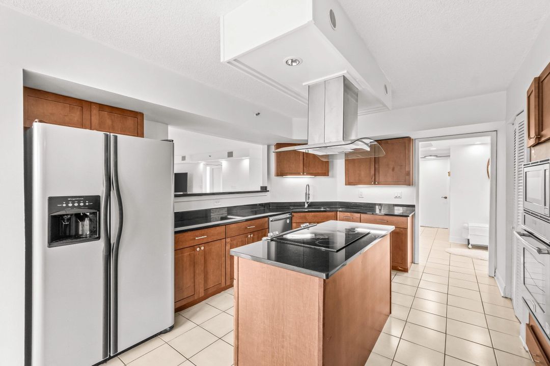 В аренду: $5,900 (3 спален, 2 ванн, 2330 Квадратных фут)