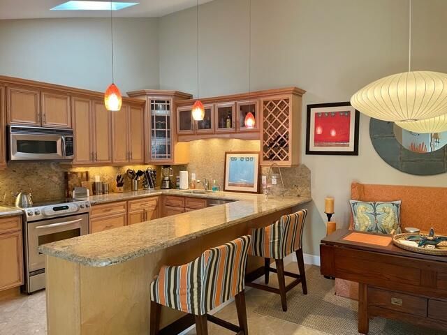 For Rent: $7,500 (2 beds, 2 baths, 1100 Square Feet)