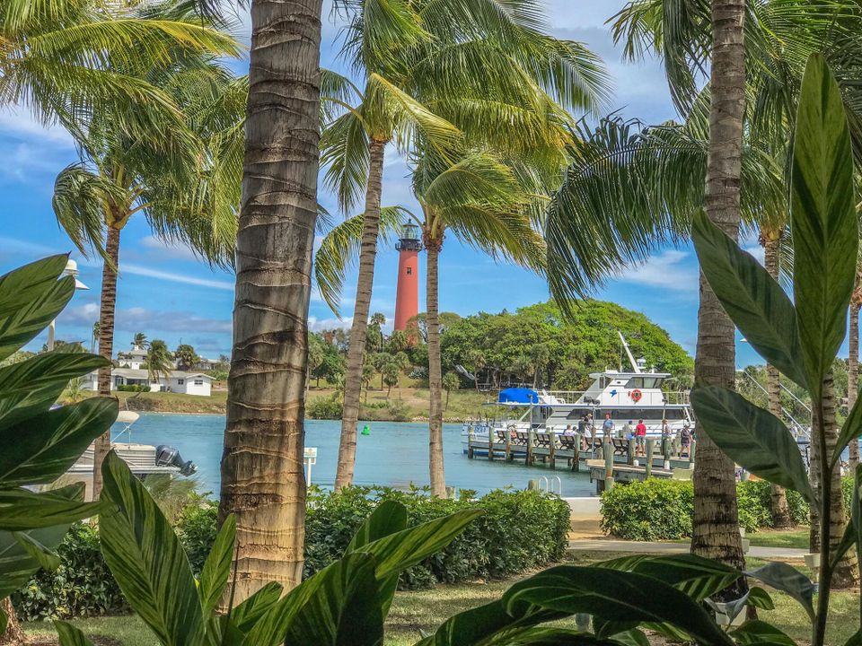 For Rent: $7,500 (2 beds, 2 baths, 1100 Square Feet)