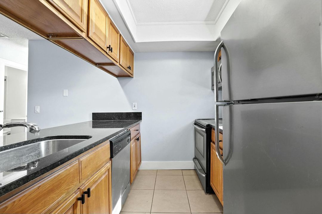 For Rent: $1,850 (2 beds, 2 baths, 1025 Square Feet)