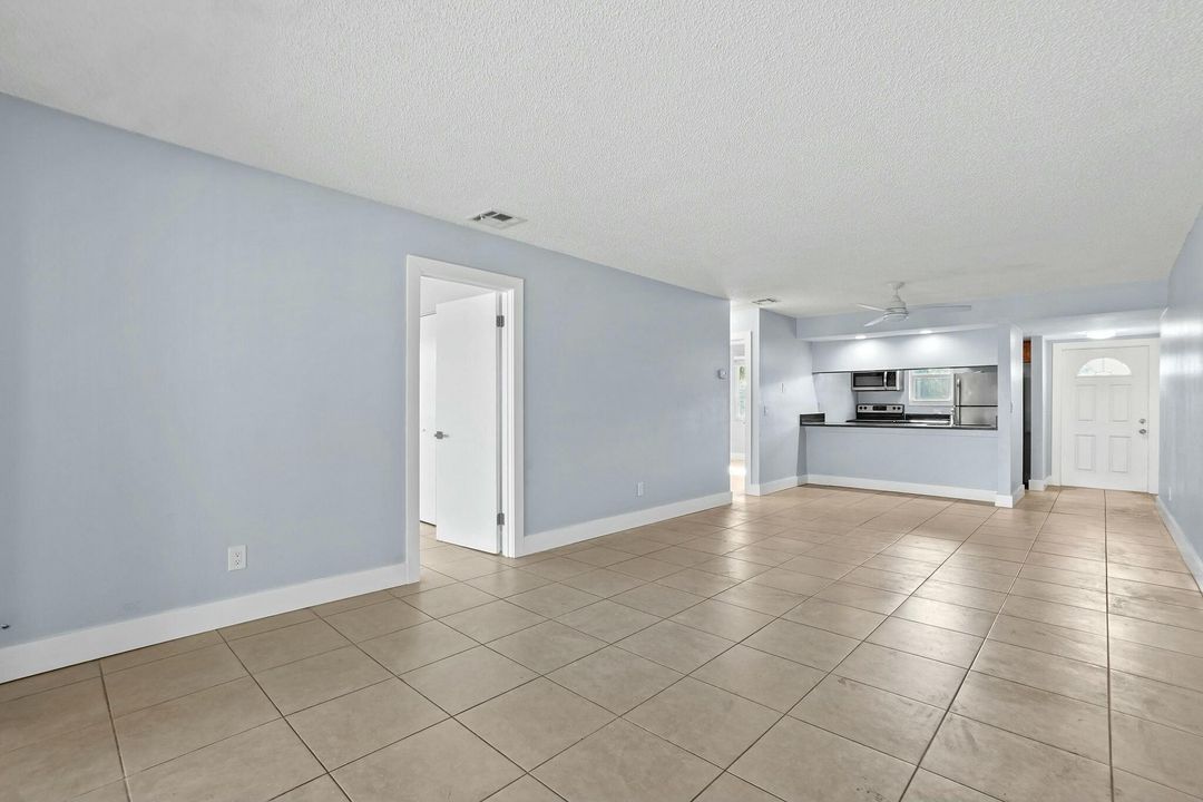 For Rent: $1,850 (2 beds, 2 baths, 1025 Square Feet)