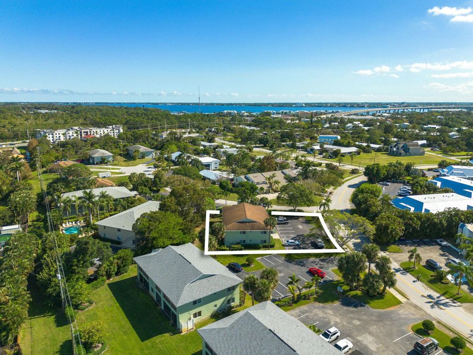 For Rent: $1,850 (2 beds, 2 baths, 1025 Square Feet)