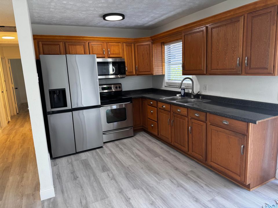 For Sale: $2,800 (0 beds, 0 baths, 1524 Square Feet)