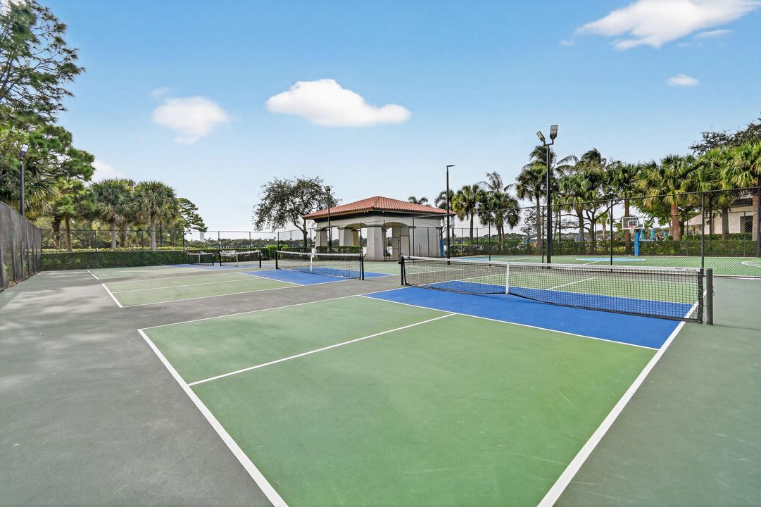 En Venta: $1,485,000 (4 camas, 3 baños, 3114 Pies cuadrados)