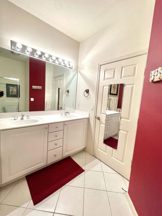 На продажу: $305,000 (2 спален, 2 ванн, 1577 Квадратных фут)