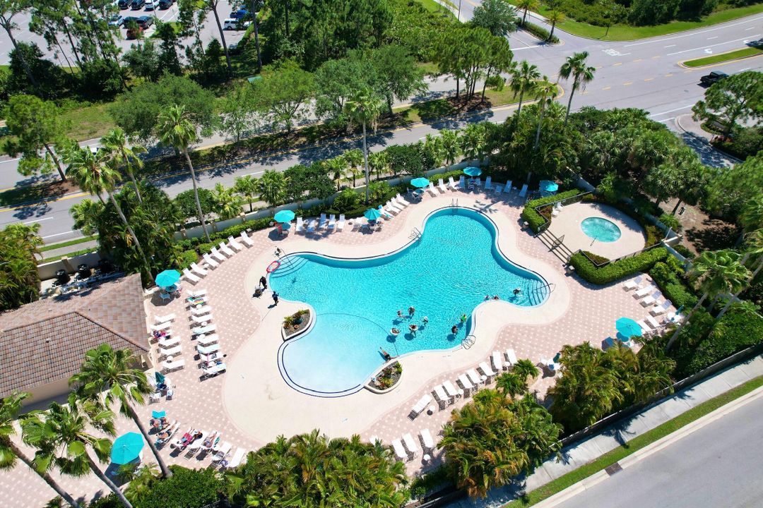 На продажу: $305,000 (2 спален, 2 ванн, 1577 Квадратных фут)