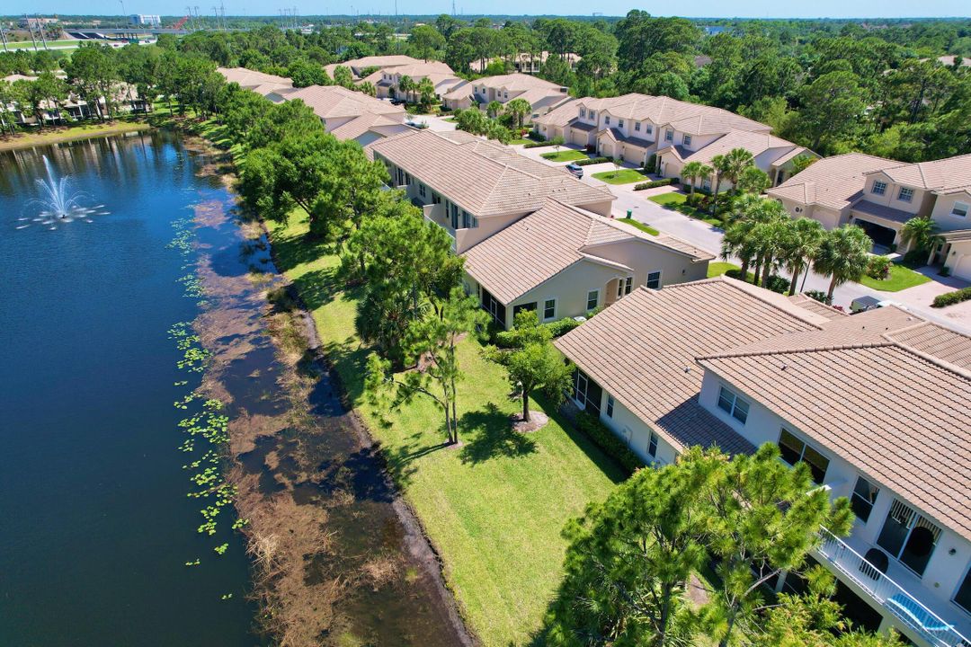 На продажу: $305,000 (2 спален, 2 ванн, 1577 Квадратных фут)