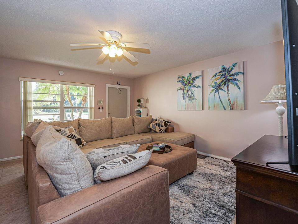 En Venta: $149,000 (2 camas, 2 baños, 1000 Pies cuadrados)