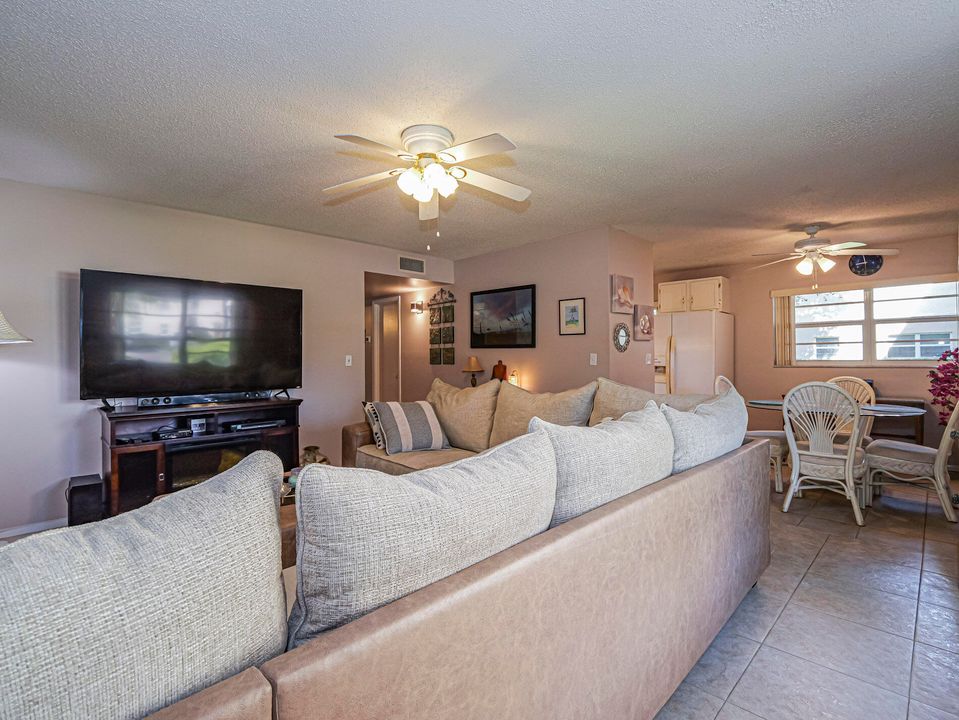 En Venta: $149,000 (2 camas, 2 baños, 1000 Pies cuadrados)