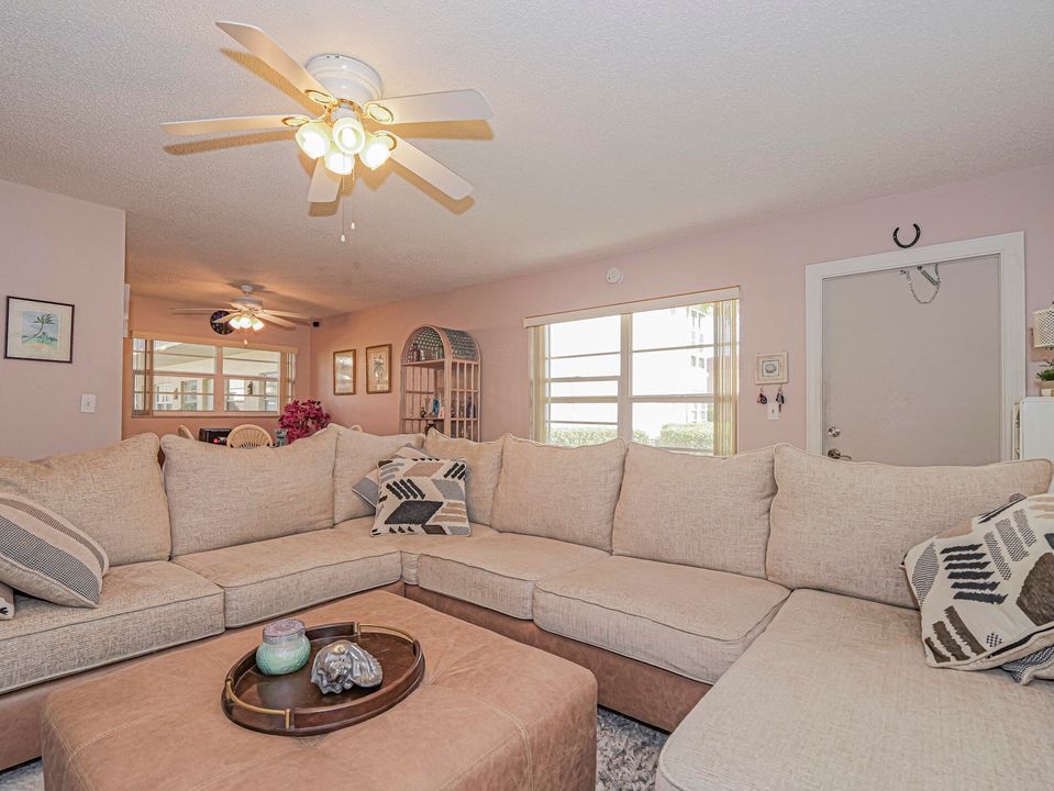 En Venta: $149,000 (2 camas, 2 baños, 1000 Pies cuadrados)