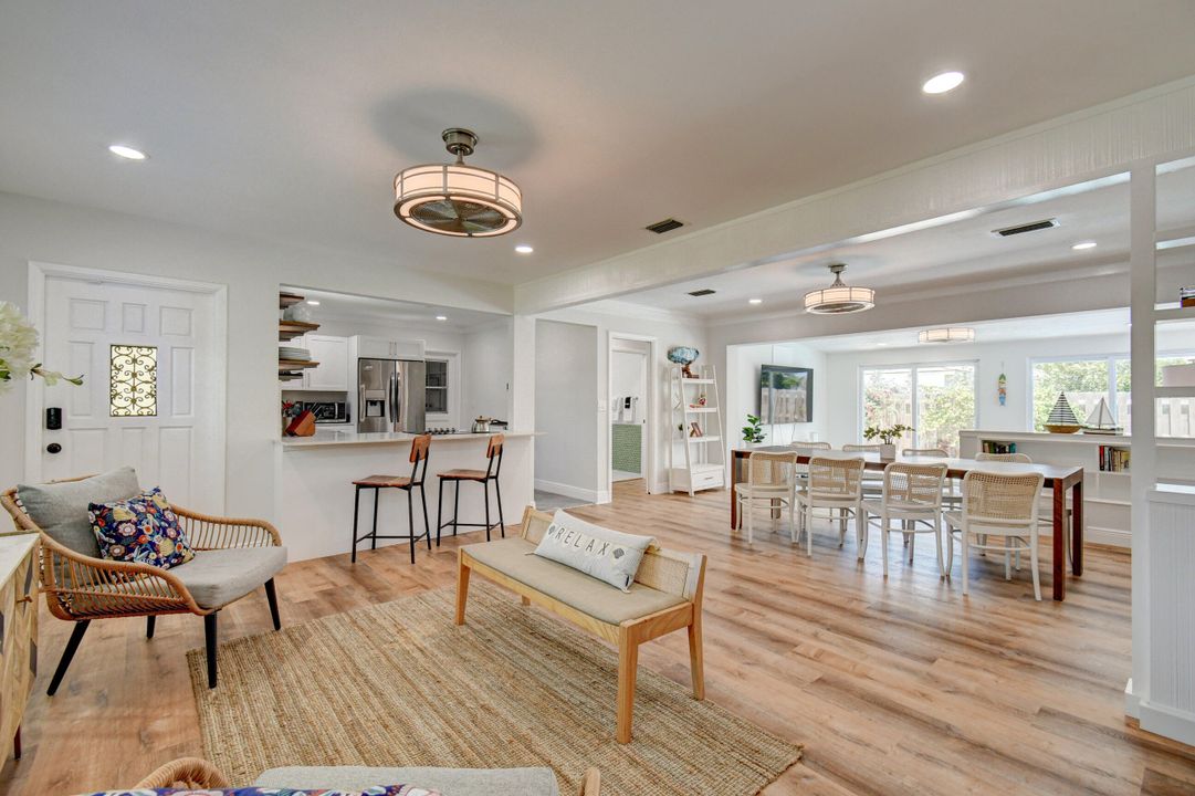 For Rent: $7,000 (3 beds, 2 baths, 1364 Square Feet)