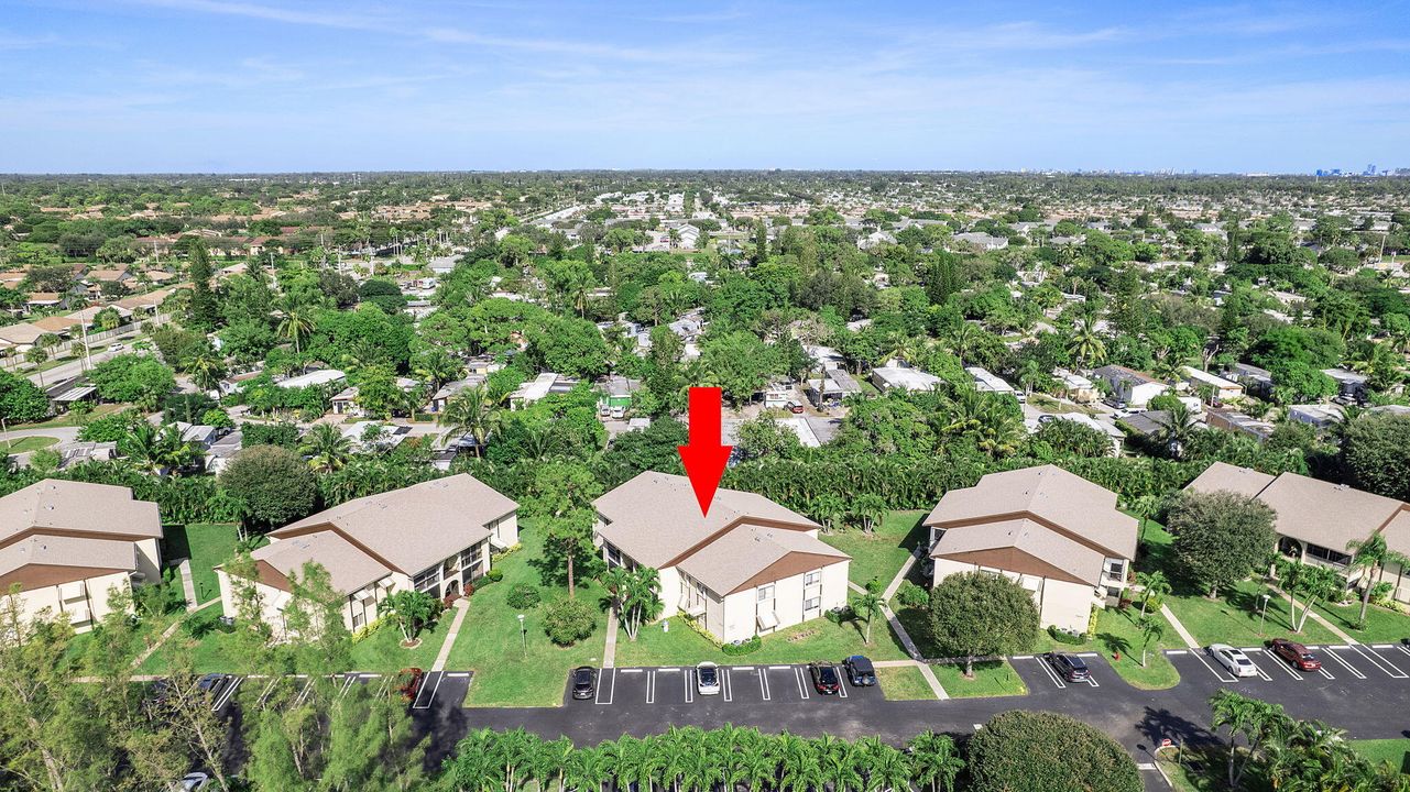 待售: $159,000 (2 贝兹, 1 浴室, 920 平方英尺)