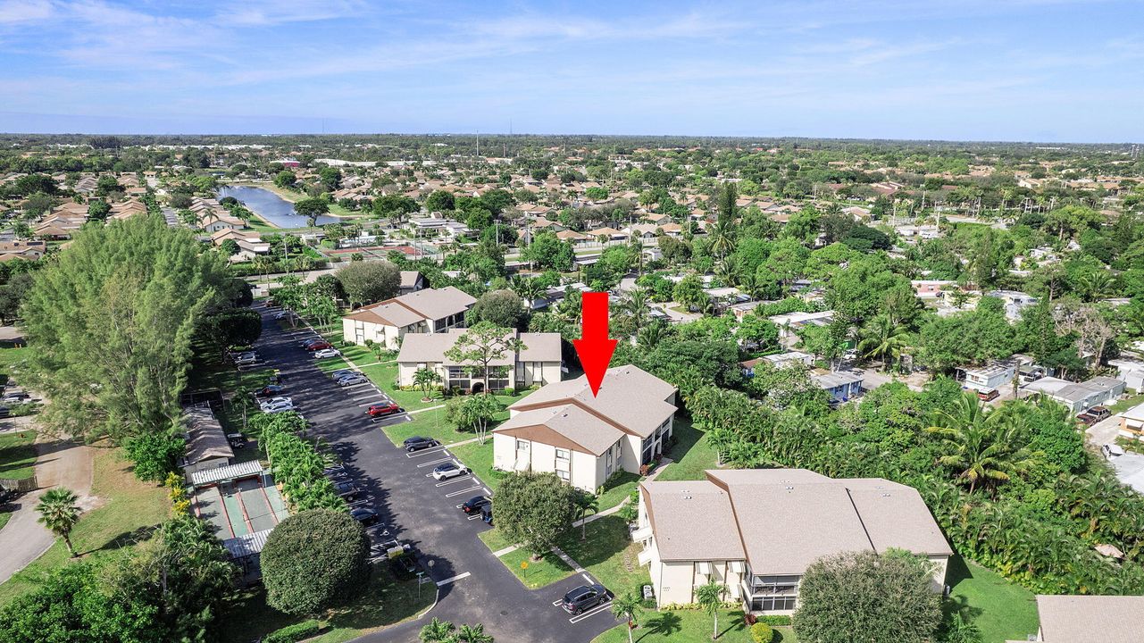 待售: $159,000 (2 贝兹, 1 浴室, 920 平方英尺)