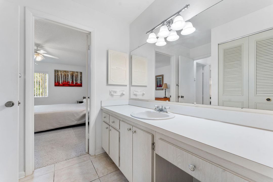 待售: $159,000 (2 贝兹, 1 浴室, 920 平方英尺)