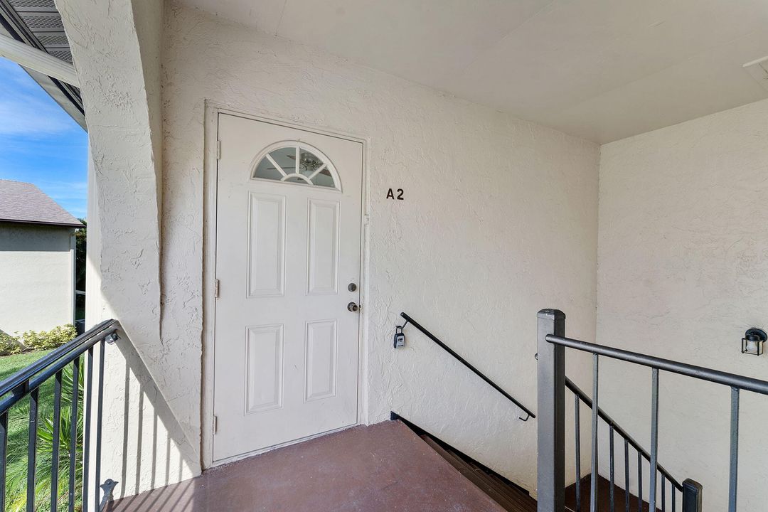 待售: $159,000 (2 贝兹, 1 浴室, 920 平方英尺)